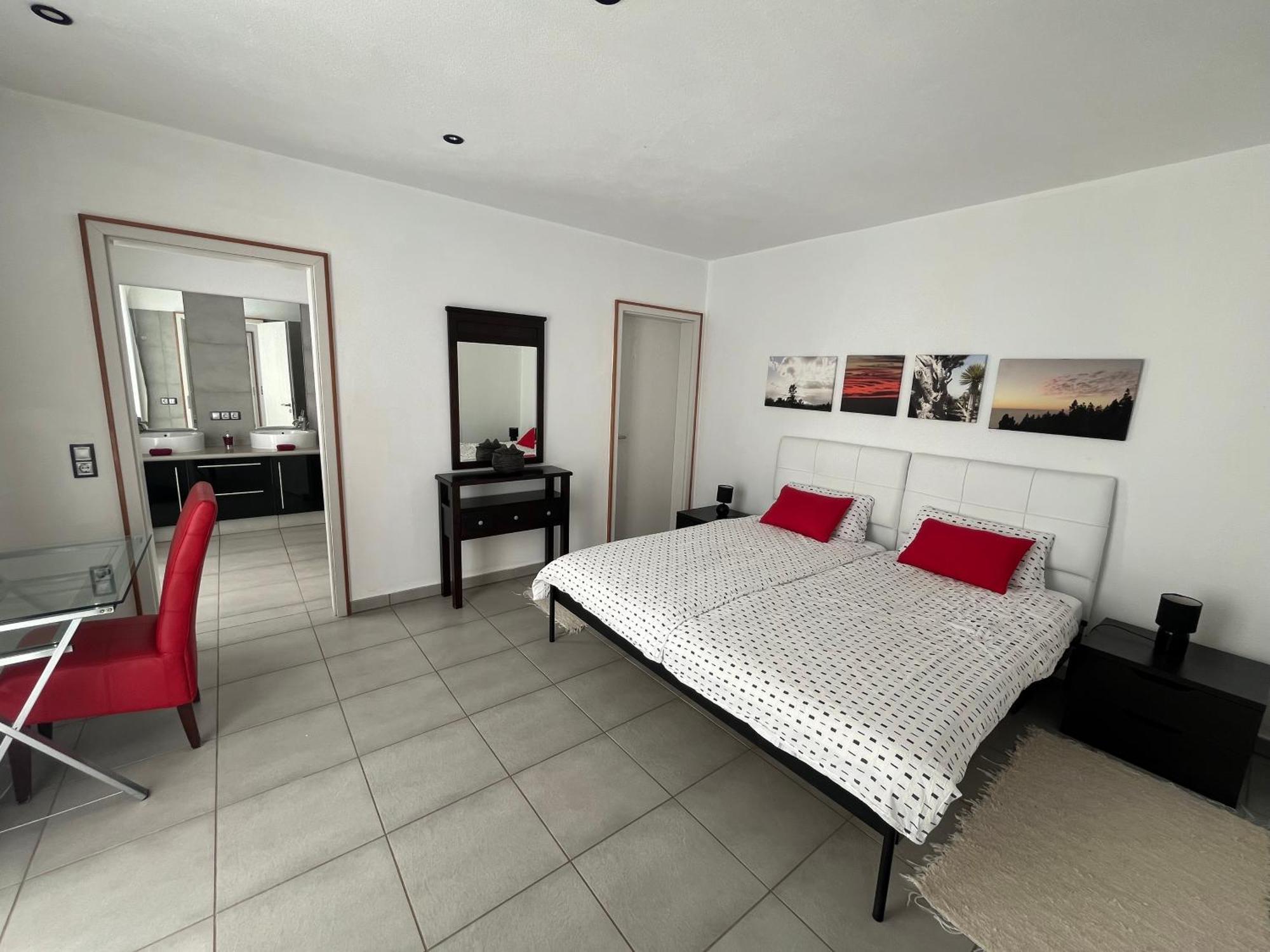 Villa Buena Vista mit beheiztem, abdeckbarem Pool und Sauna Tijarafe Exterior foto