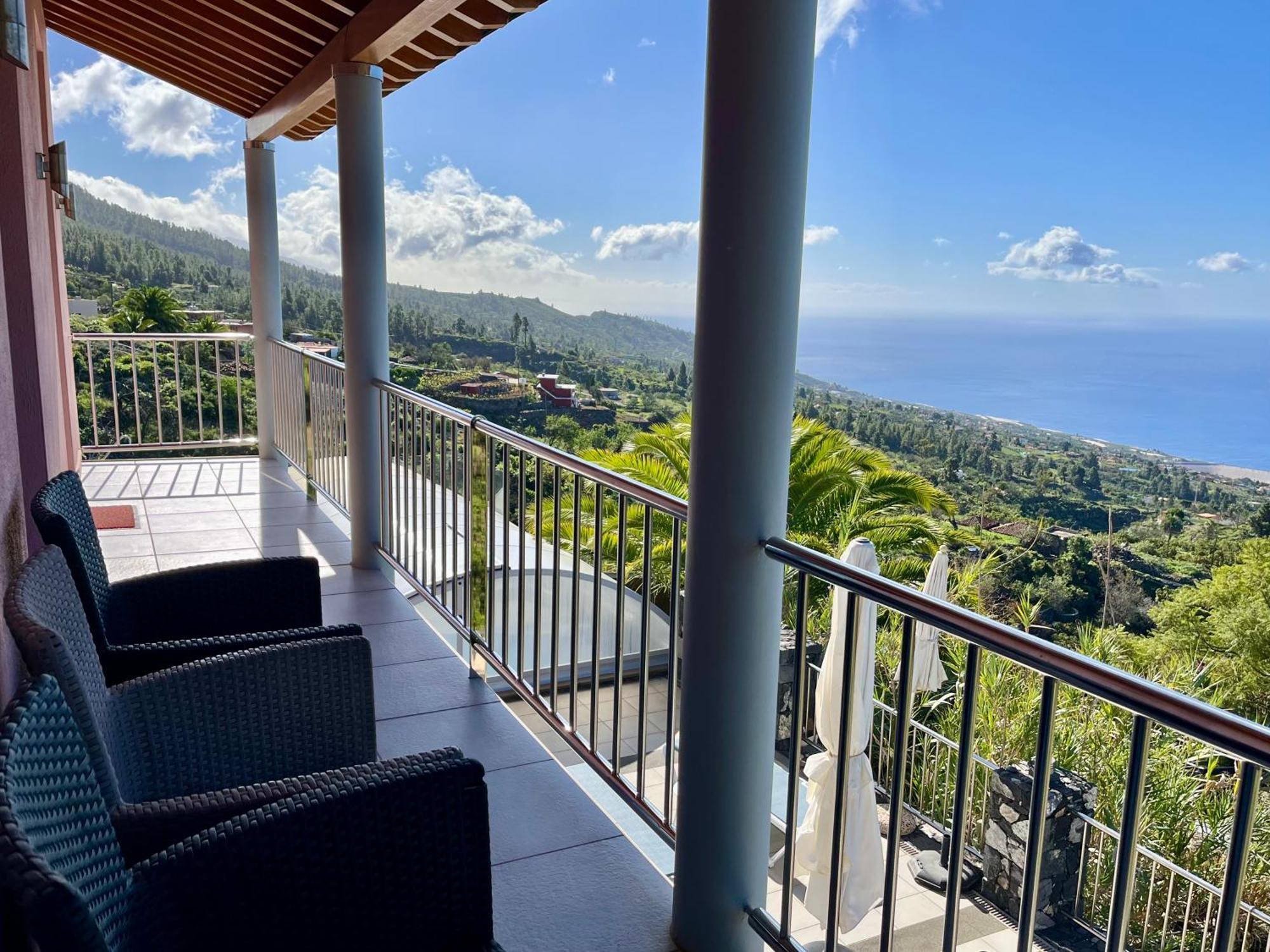 Villa Buena Vista mit beheiztem, abdeckbarem Pool und Sauna Tijarafe Exterior foto